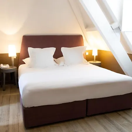 White 1921 3* Saint-Tropez