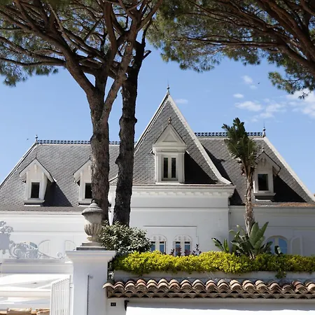 White 1921 Hotel Saint-Tropez