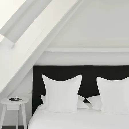 White 1921 Hotel Saint-Tropez