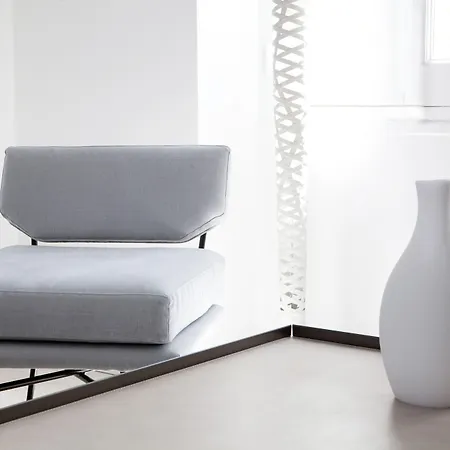 White 1921 Hotel 3*