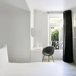 White 1921 Hotel Saint-Tropez