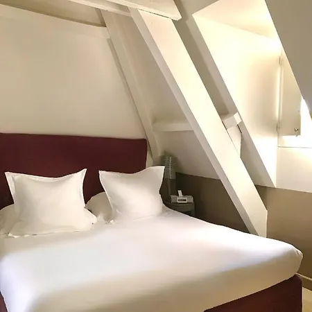 White 1921 Hotel Saint-Tropez