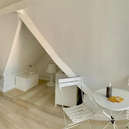 White 1921 Hotel Saint-Tropez