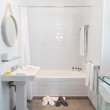 White 1921 Hotell Saint-Tropez