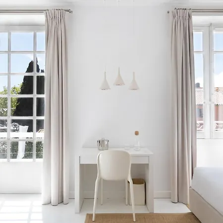 White 1921 Hotel Saint-Tropez