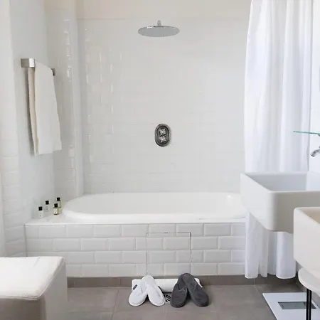 White 1921 Hotell