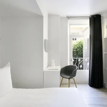 White 1921 Hotel Saint-Tropez