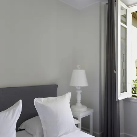 White 1921 3* Saint-Tropez