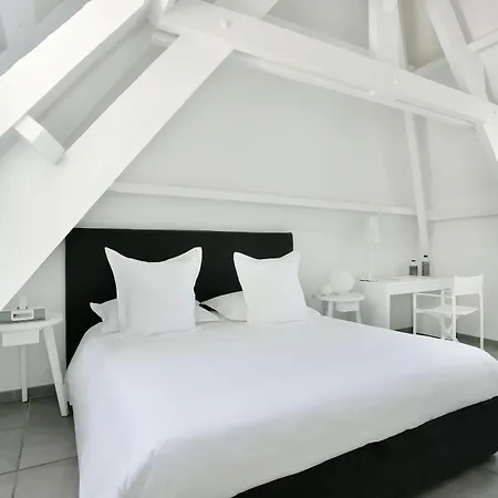 White 1921 3* Saint-Tropez