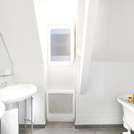 White 1921 Saint-Tropez