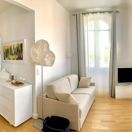 White 1921 Saint-Tropez