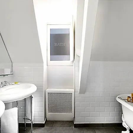 White 1921 3* سان تروبيه