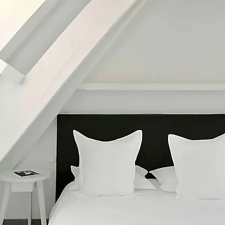 White 1921 فندق سان تروبيه