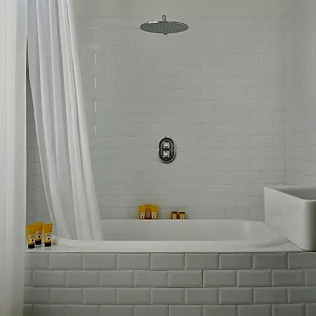 White 1921 Hotel Saint-Tropez