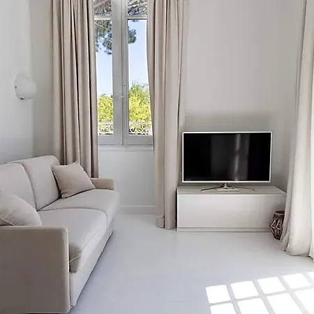 White 1921 Szálloda Saint-Tropez