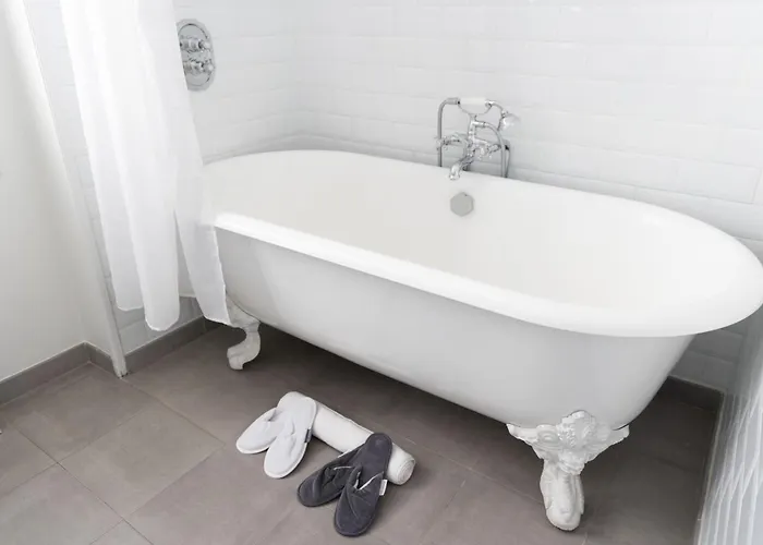 White 1921 Готель Сен-Тропе