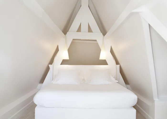 White 1921 Saint-Tropez