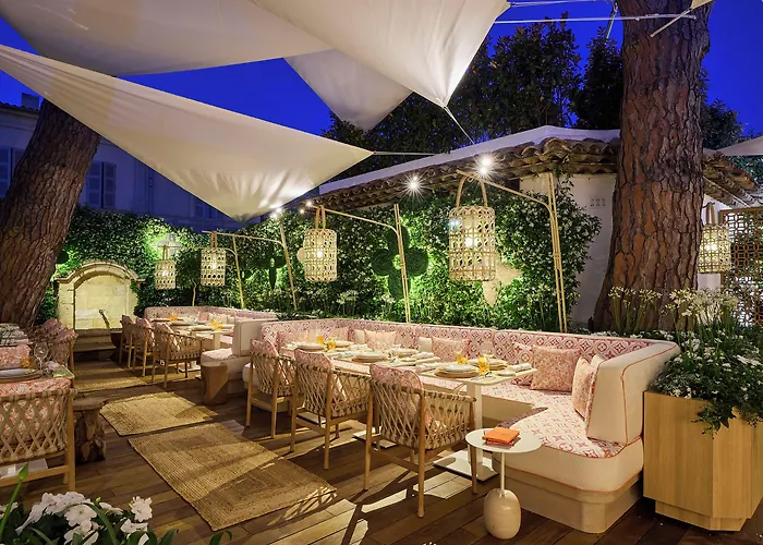 White 1921 Готель 3*